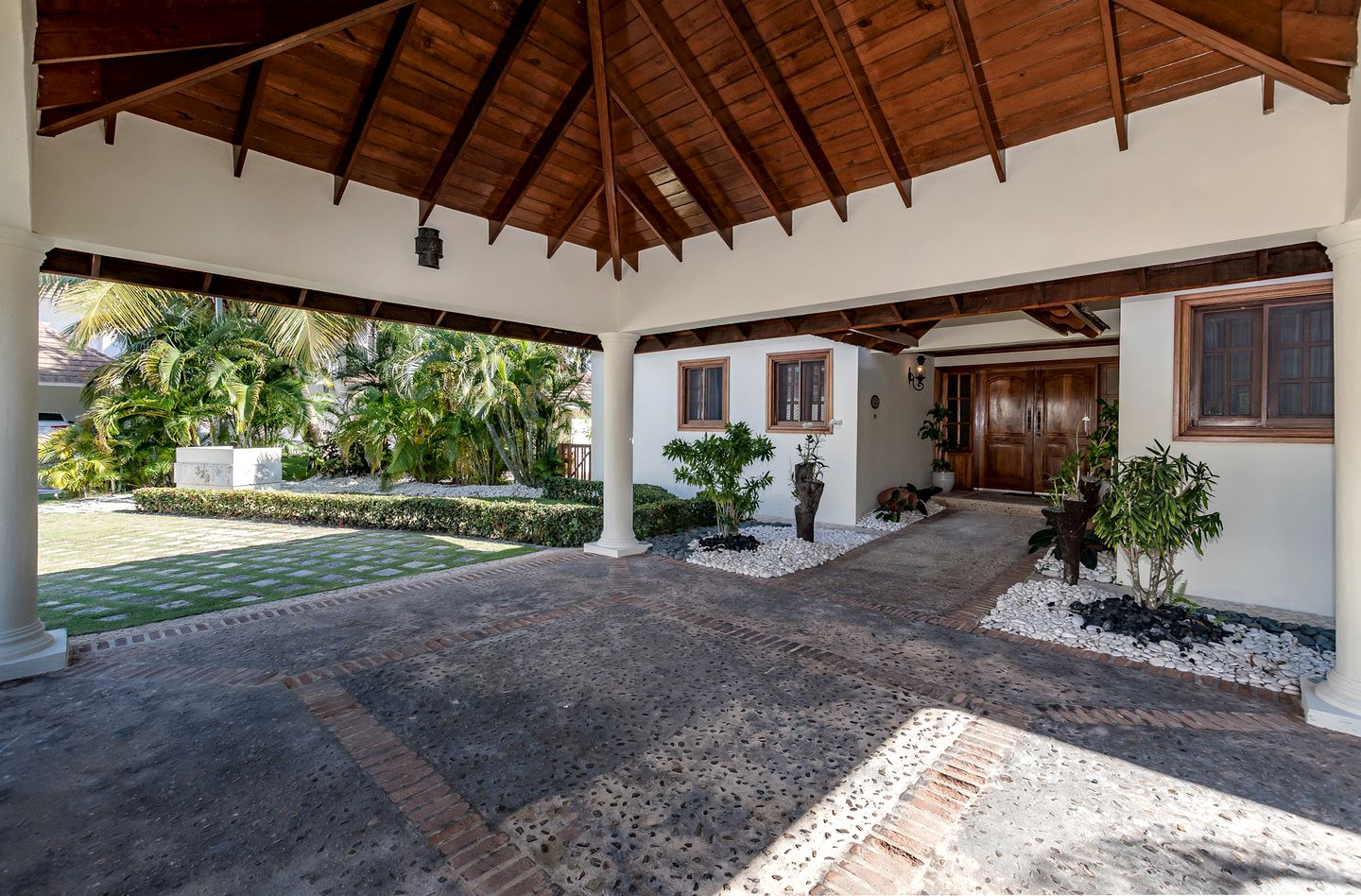 Beautiful Balinese Style Villa, Perfect for a Luxury Vacation