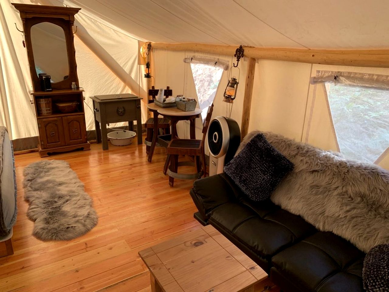 Glamping! Luxury Tent Explorer in Idleyld Park, OR