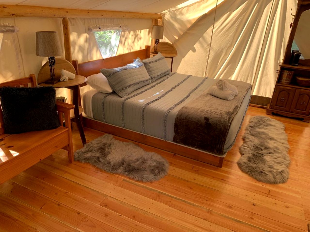 Glamping! Luxury Tent Explorer in Idleyld Park, OR
