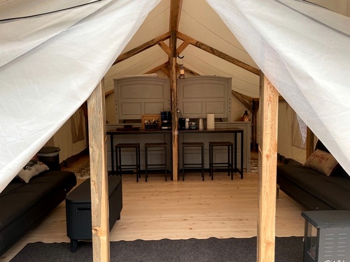 Safari Tents (United States of America, Idleyld Park, Oregon)