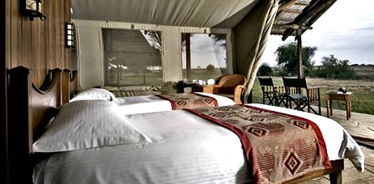 Luxury Tents and Guest Rooms in Oldest National Park of Kenya