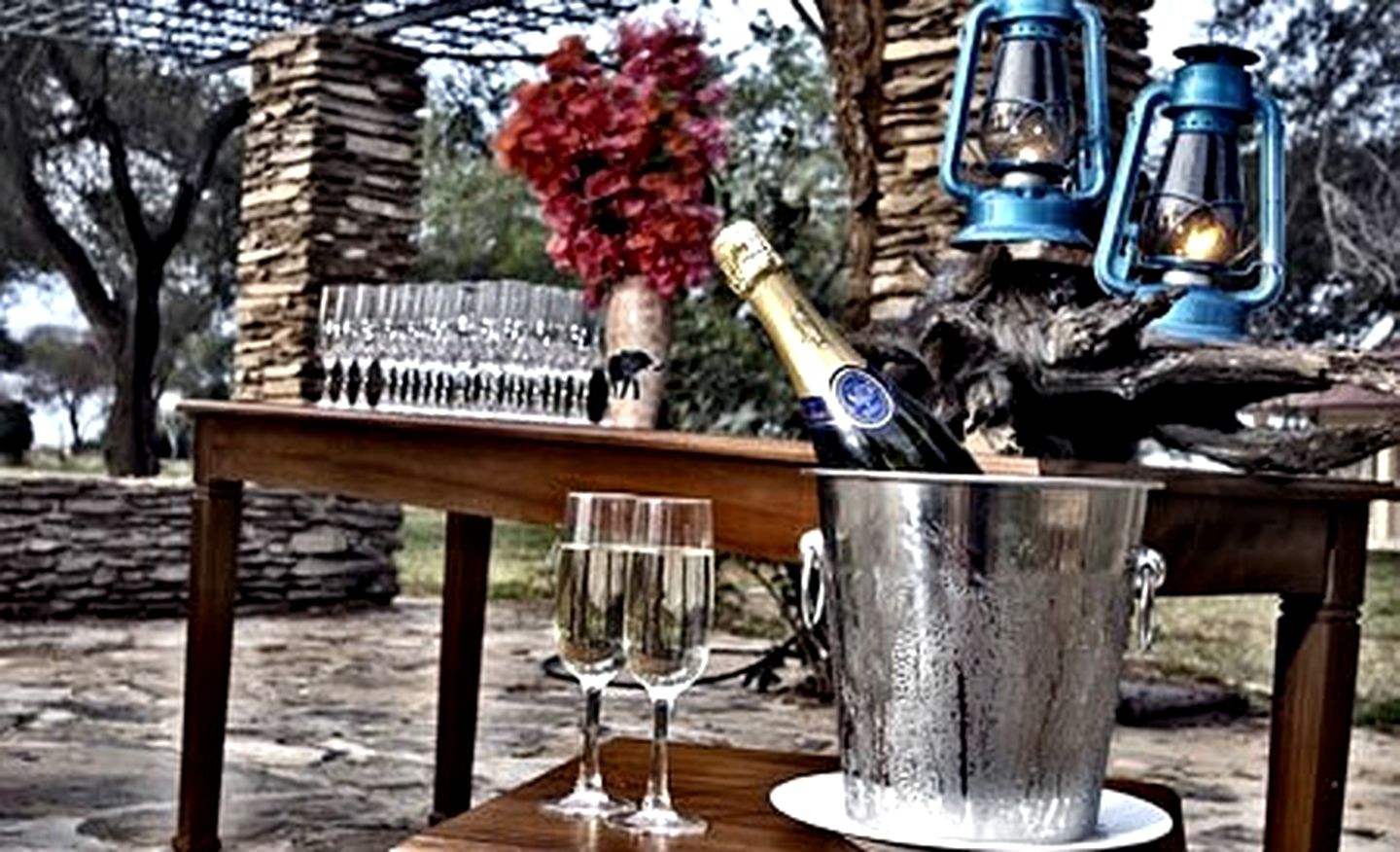 Luxury Tents and Guest Rooms in Oldest National Park of Kenya