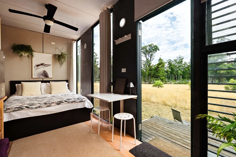 Vacation Rentals (Australia, Korweinguboora, Victoria)