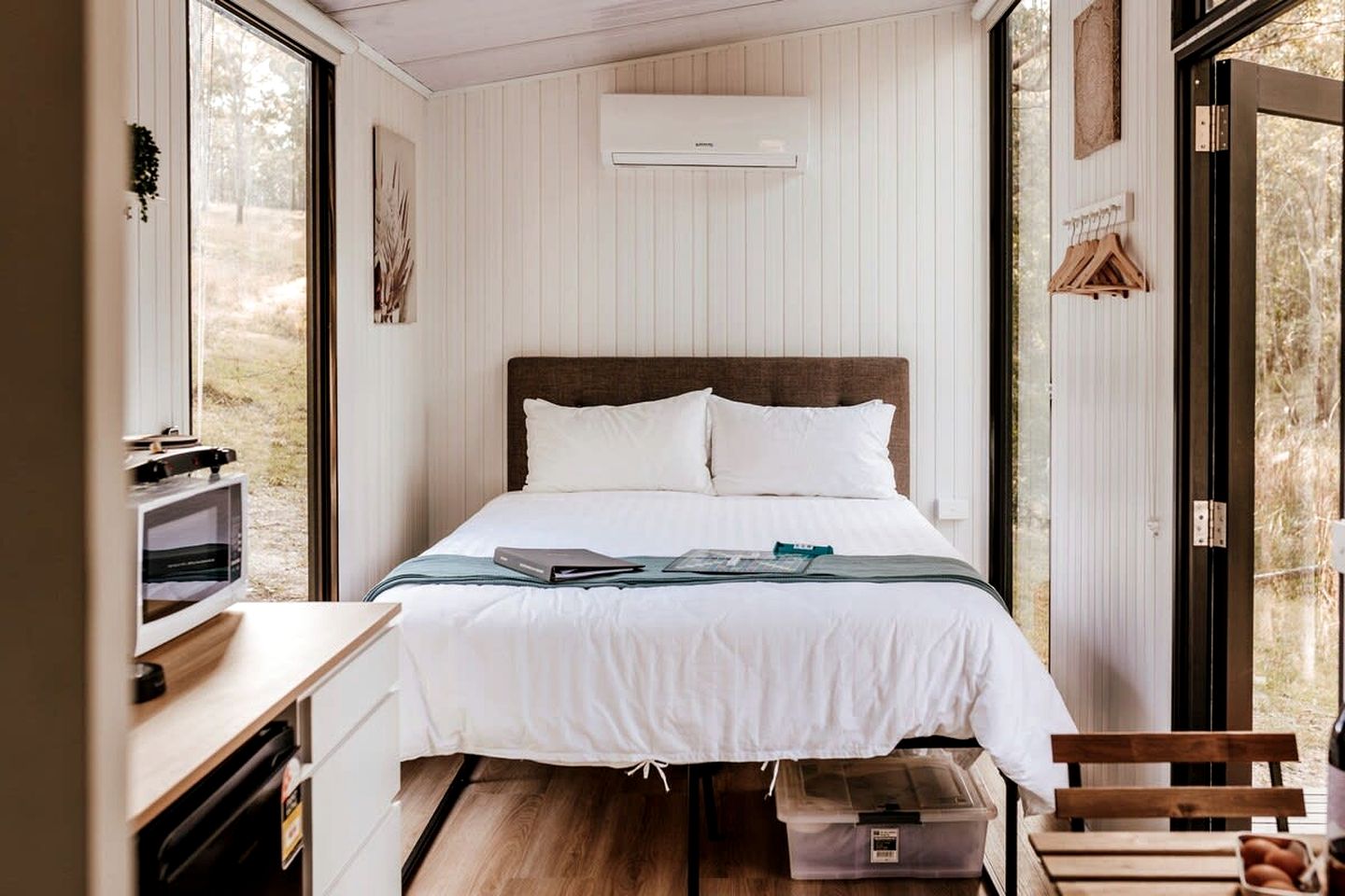 Luxury Tiny House with Firepit, Barbecue and Outdoor Bathtub in New South Wales, Australia