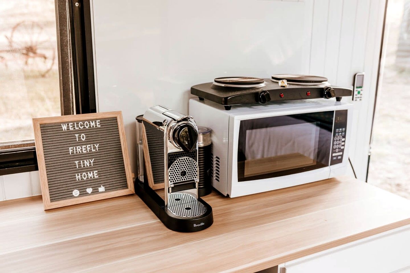 Luxury Tiny House with Firepit, Barbecue and Outdoor Bathtub in New South Wales, Australia
