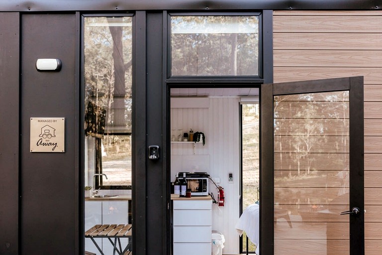 Tiny Houses (Australia, Girvan, New South Wales)