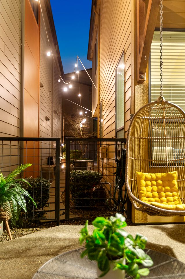 The Pendleton – Walkable / Arcade Loft / Modern in Eugene, OR