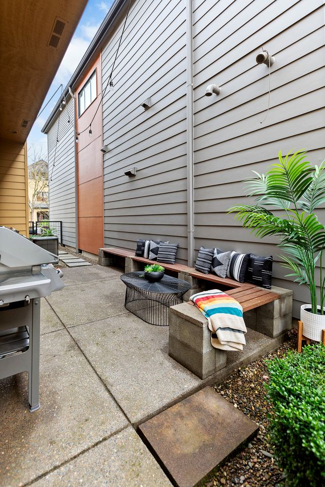 The Pendleton – Walkable / Arcade Loft / Modern in Eugene, OR