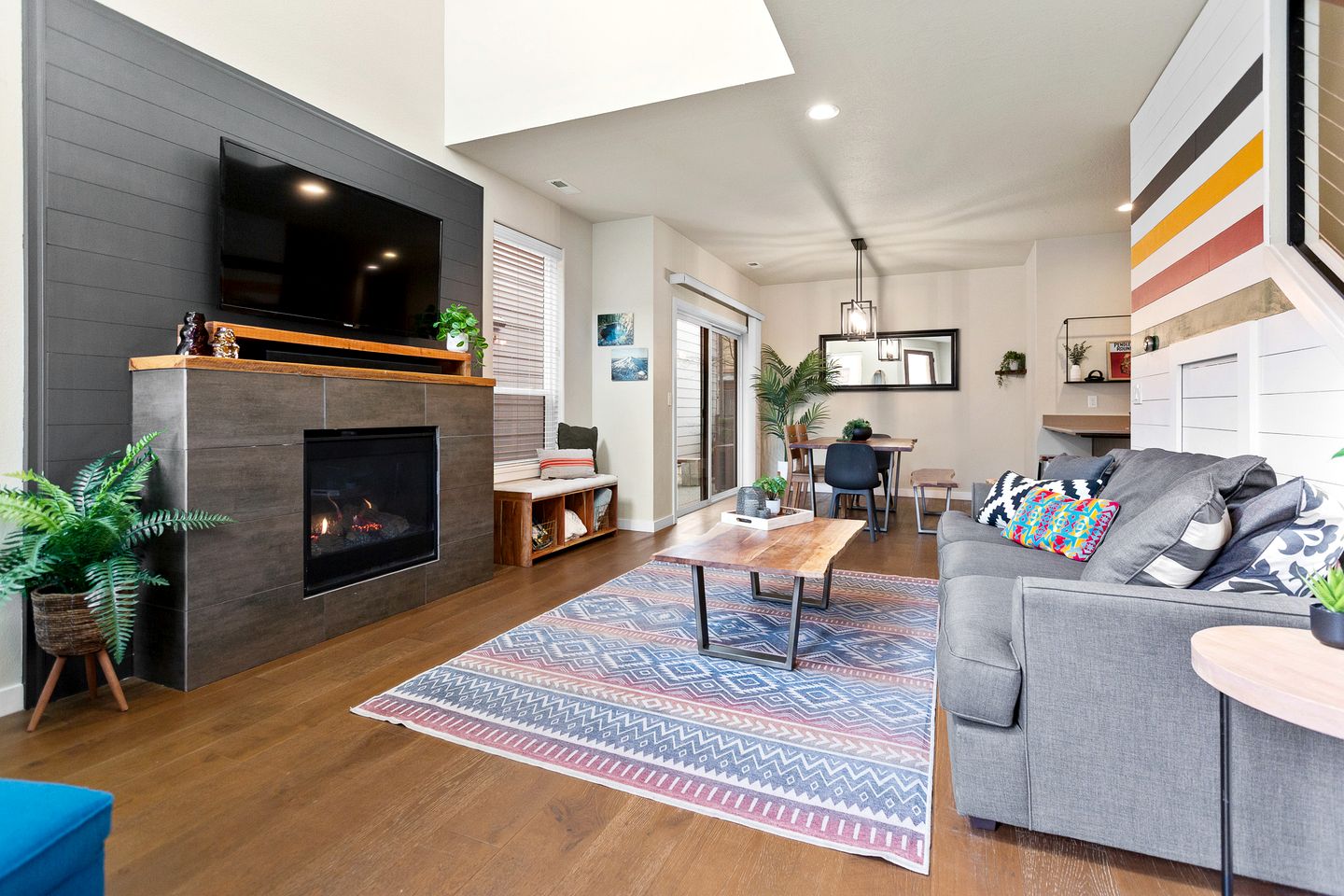 The Pendleton – Walkable / Arcade Loft / Modern in Eugene, OR