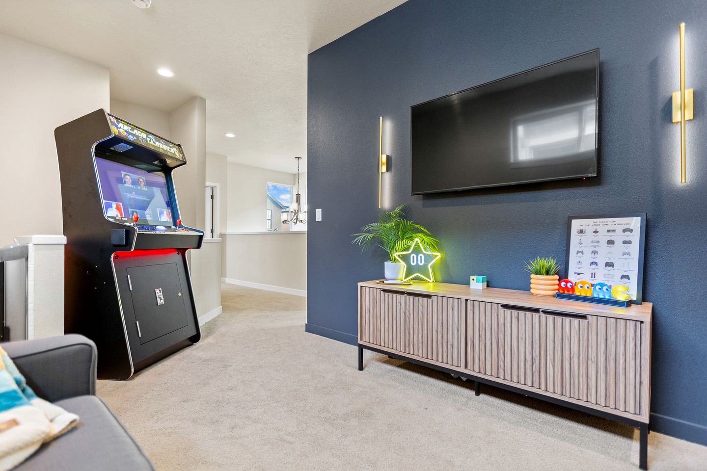 The Pendleton – Walkable / Arcade Loft / Modern in Eugene, OR