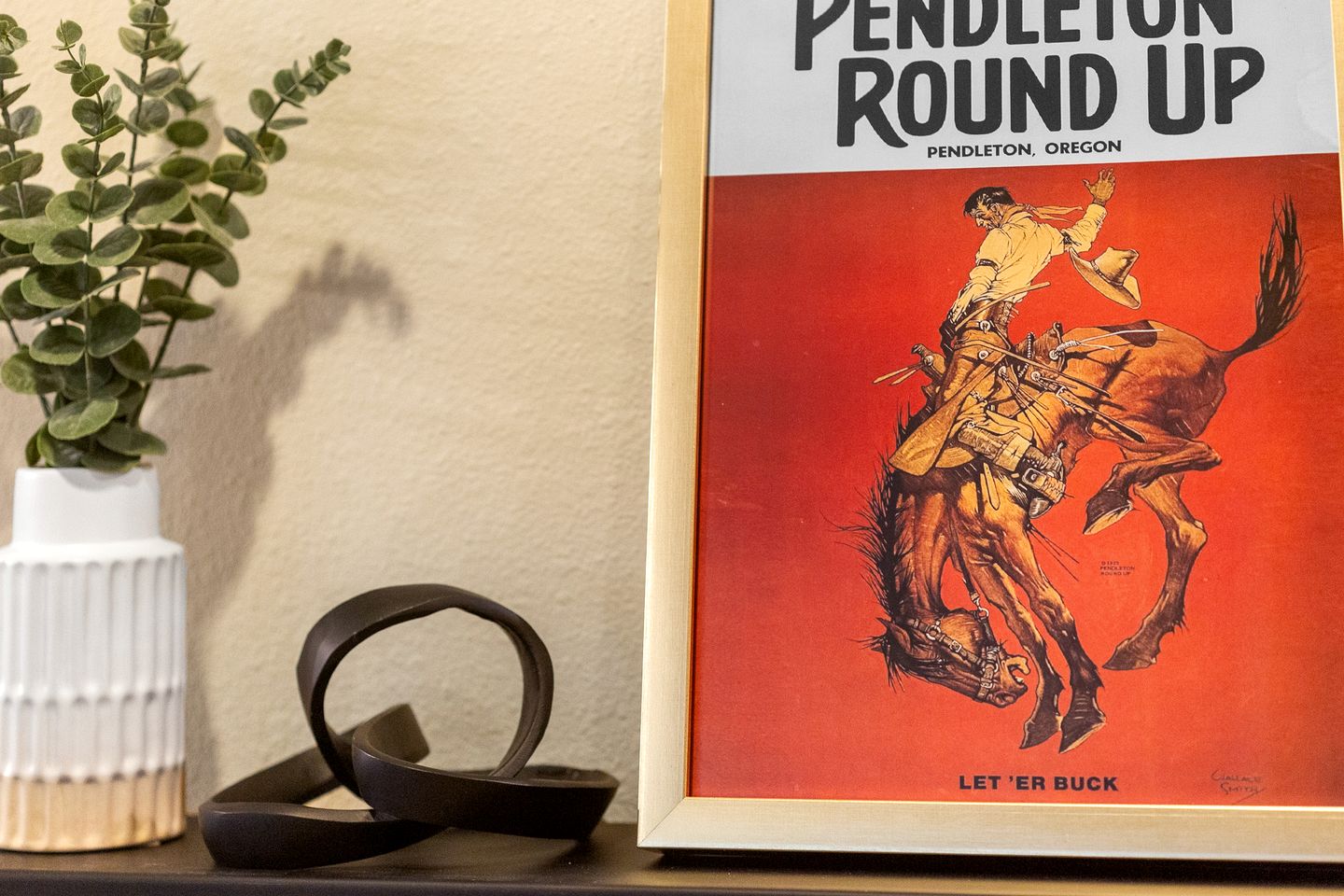 The Pendleton – Walkable / Arcade Loft / Modern in Eugene, OR