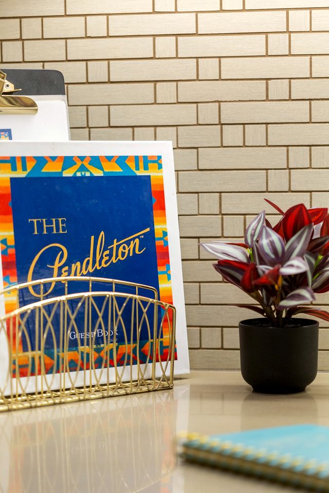 The Pendleton – Walkable / Arcade Loft / Modern in Eugene, OR