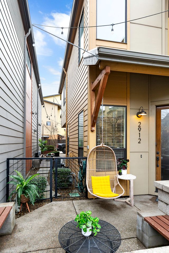 The Pendleton – Walkable / Arcade Loft / Modern in Eugene, OR