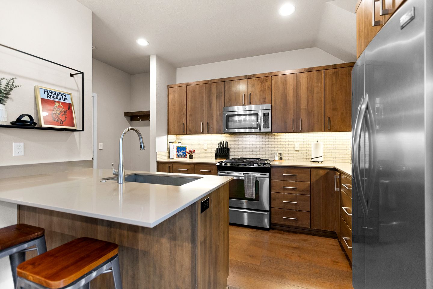 The Pendleton – Walkable / Arcade Loft / Modern in Eugene, OR