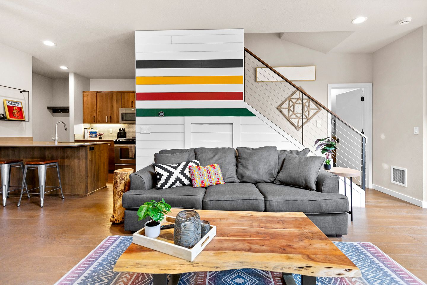 The Pendleton – Walkable / Arcade Loft / Modern in Eugene, OR