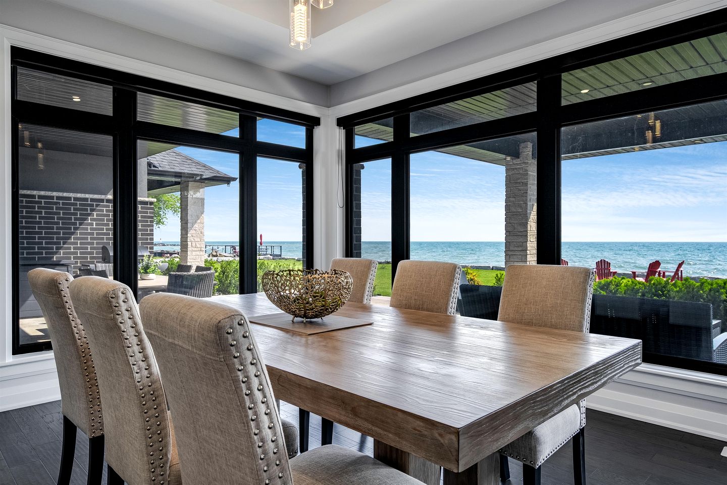 Luxury Vacation Rental with Breathtaking Lake Erie Views in Leamington, Ontario