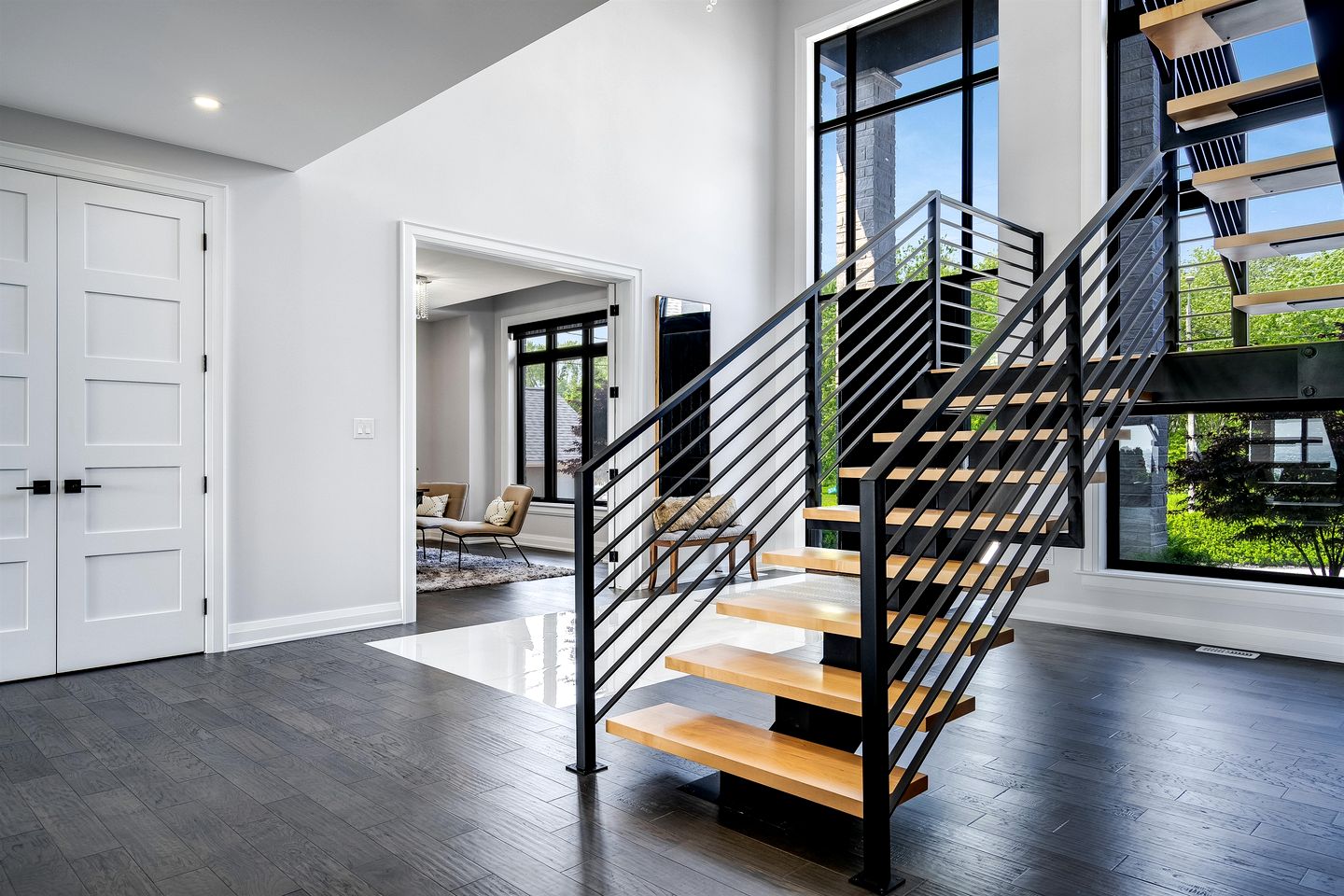 Luxury Vacation Rental with Breathtaking Lake Erie Views in Leamington, Ontario