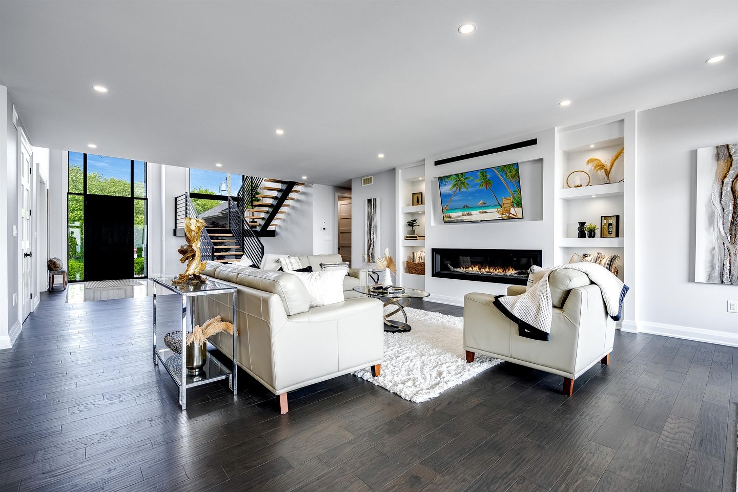 Luxury Vacation Rental with Breathtaking Lake Erie Views in Leamington, Ontario