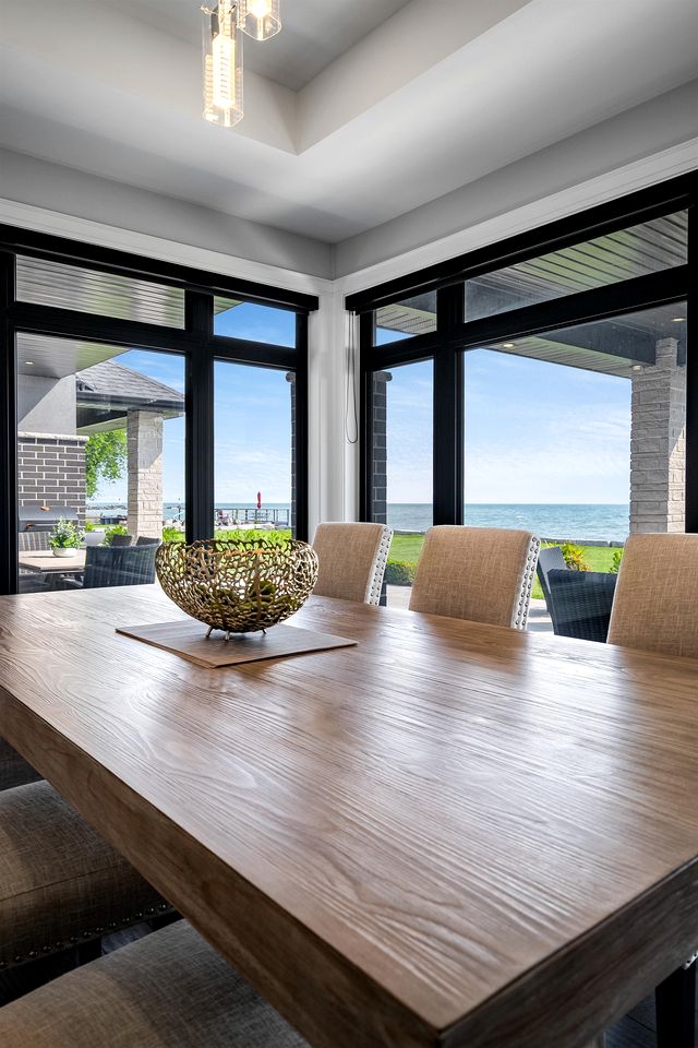 Luxury Vacation Rental with Breathtaking Lake Erie Views in Leamington, Ontario