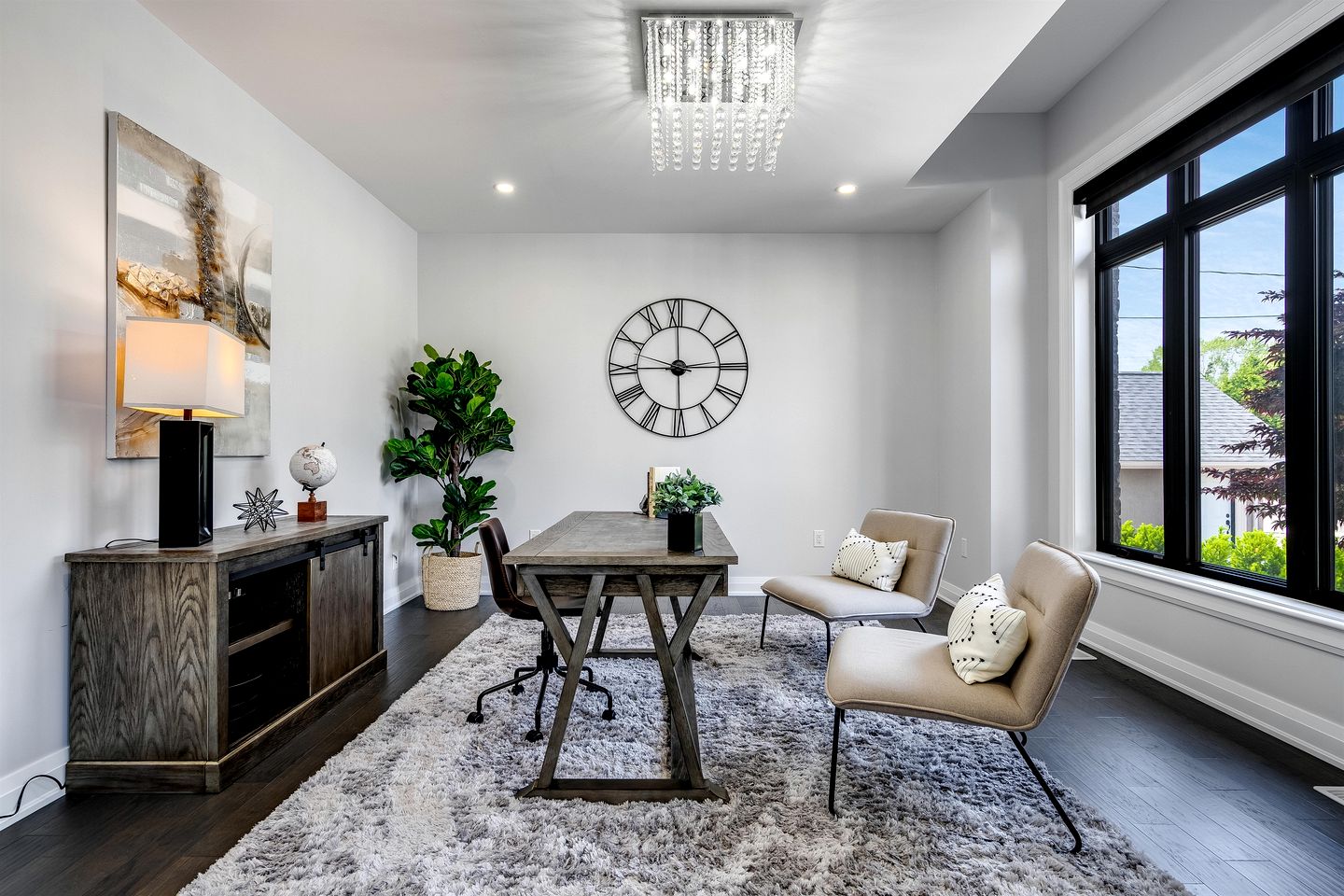 Luxury Vacation Rental with Breathtaking Lake Erie Views in Leamington, Ontario