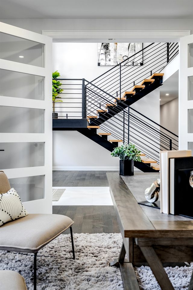 Luxury Vacation Rental with Breathtaking Lake Erie Views in Leamington, Ontario