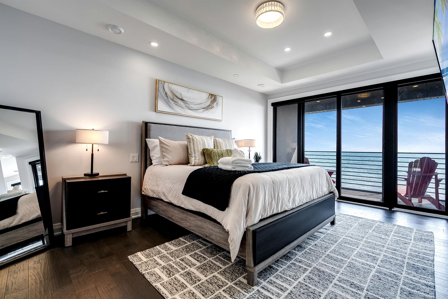 Luxury Vacation Rental with Breathtaking Lake Erie Views in Leamington, Ontario