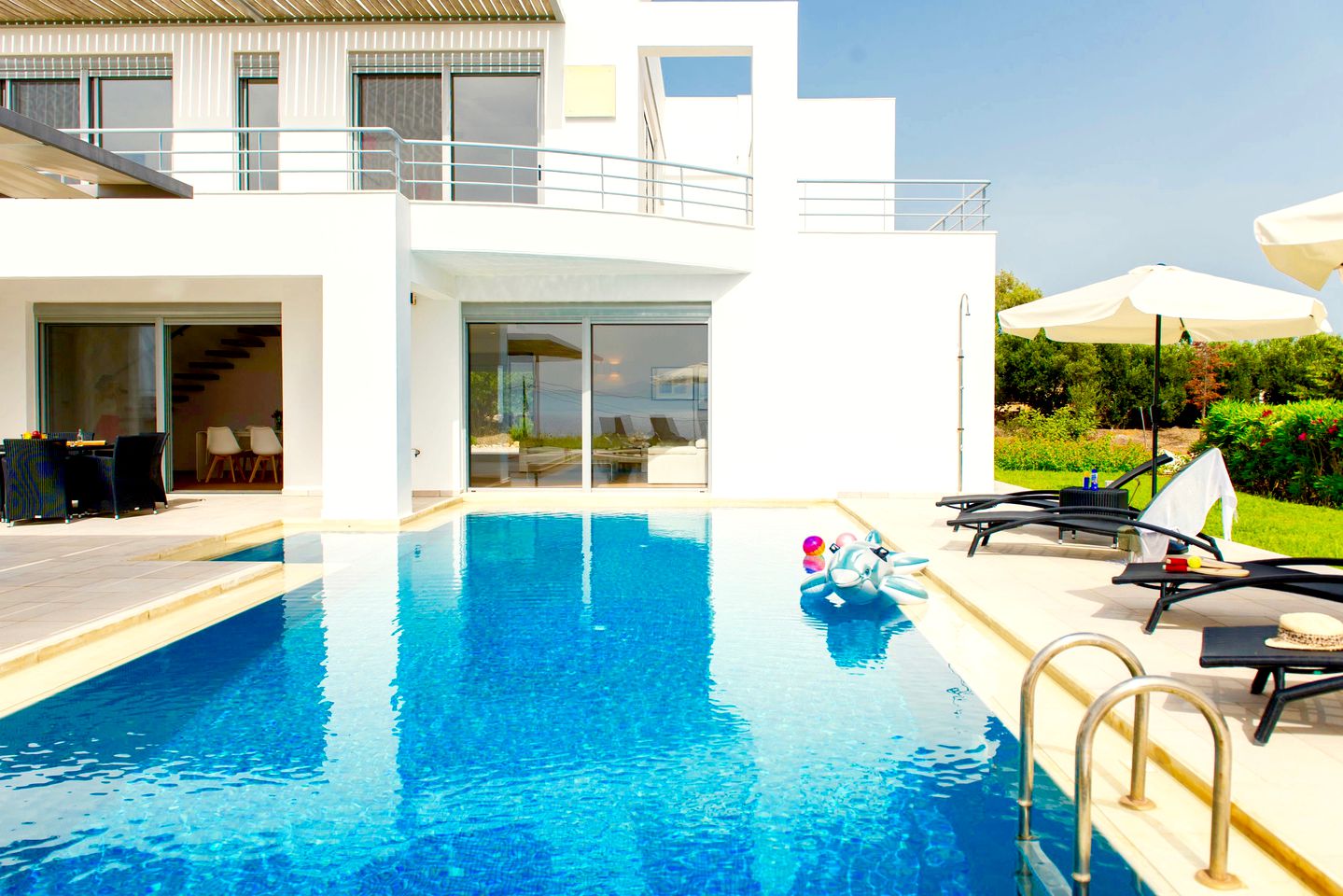 Insane Villa, Perfect for a Greek Retreat