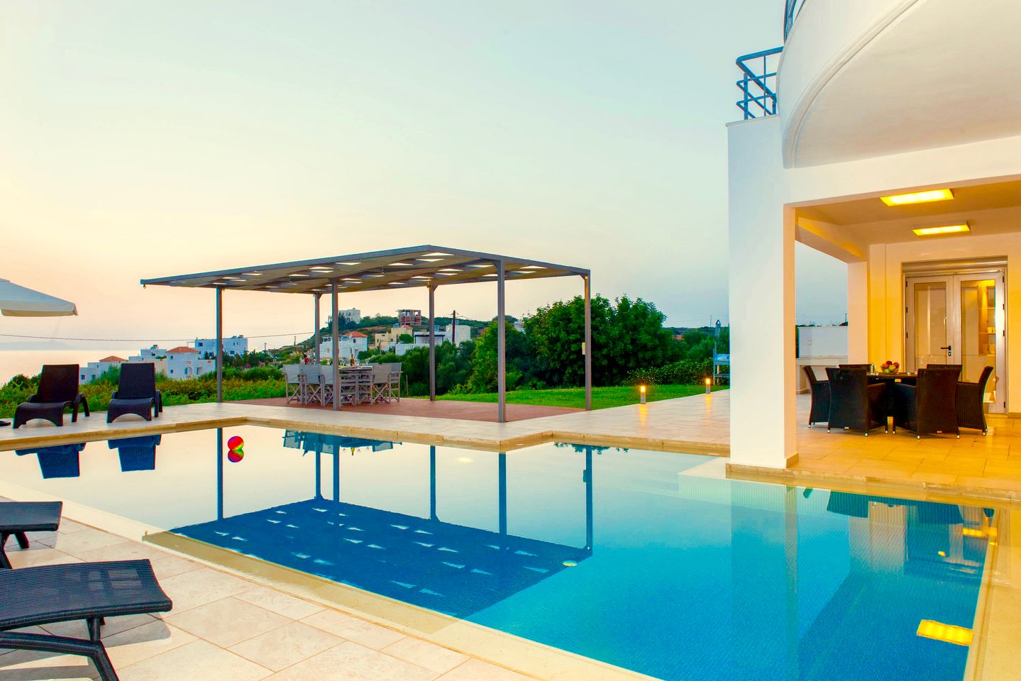 Insane Villa, Perfect for a Greek Retreat