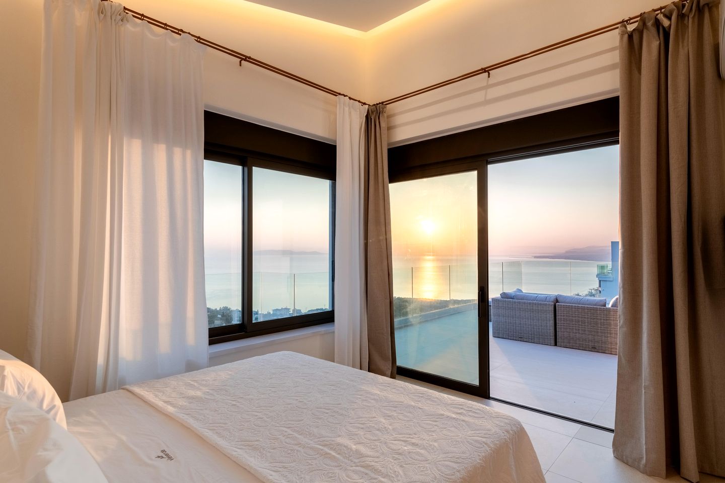 Modern 4-Bedroom Villa with Private Pool & Sea Views in Rodia, Crete