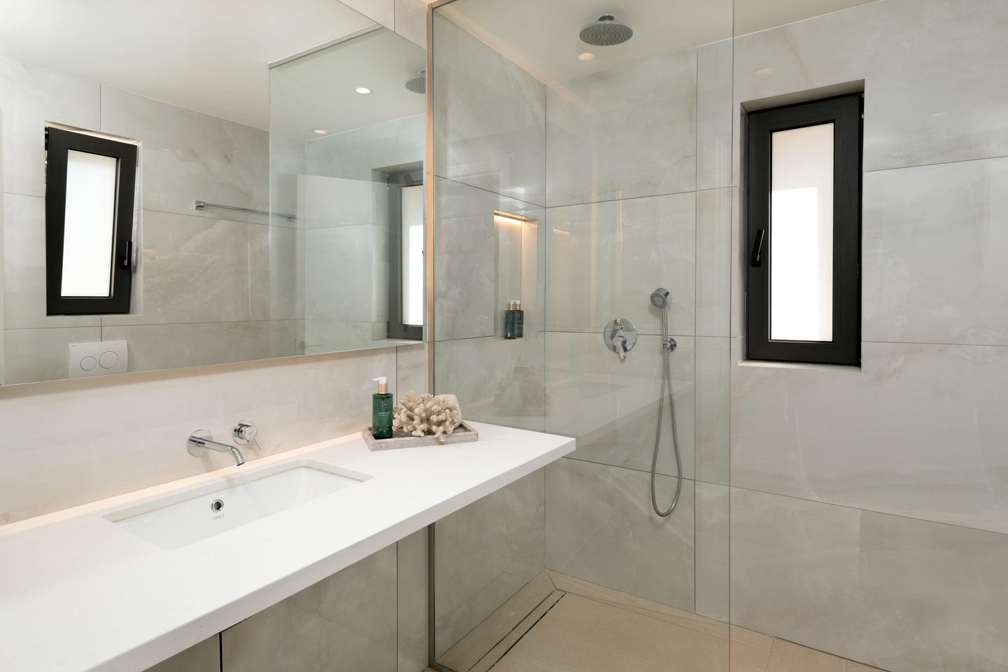 Modern 4-Bedroom Villa with Private Pool & Sea Views in Rodia, Crete