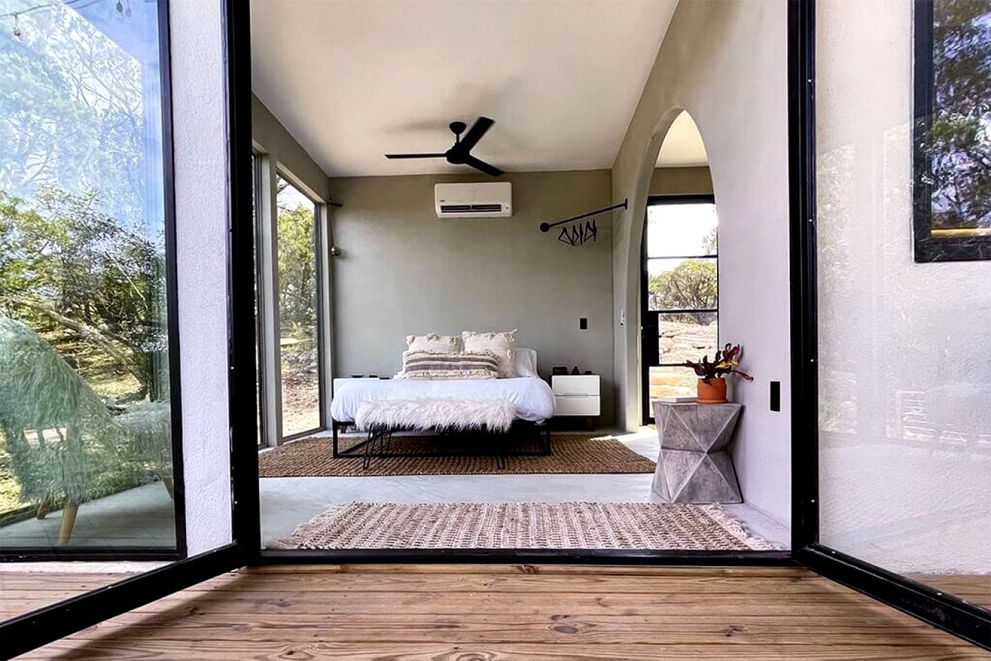 Luxury Villa near Marble Falls for Weekend Getaways in Texas for Couples