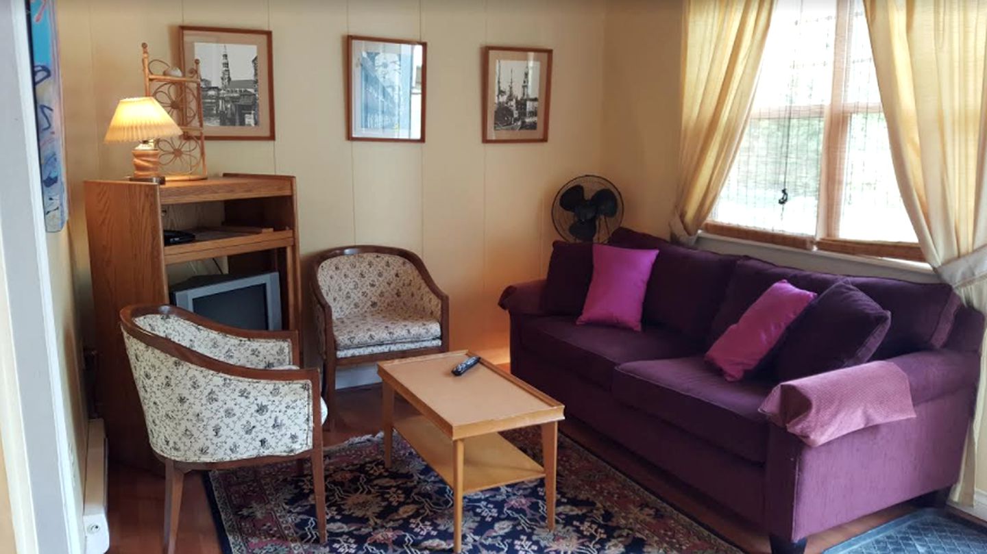 Luxury Weekend Getaway Surrounded by Gardens in Fraser Valley, British Columbia