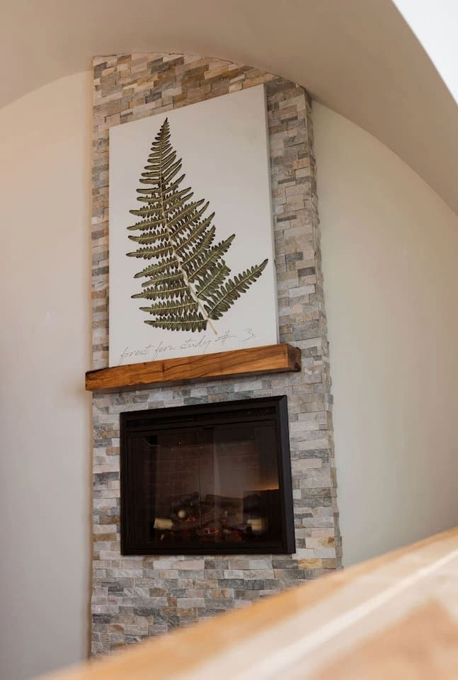 Luxurious and Carbon Neutral Hobbit House with Private Hot Tub in Springvale, Maine, Perfect for a Relaxing Weekend Getaway