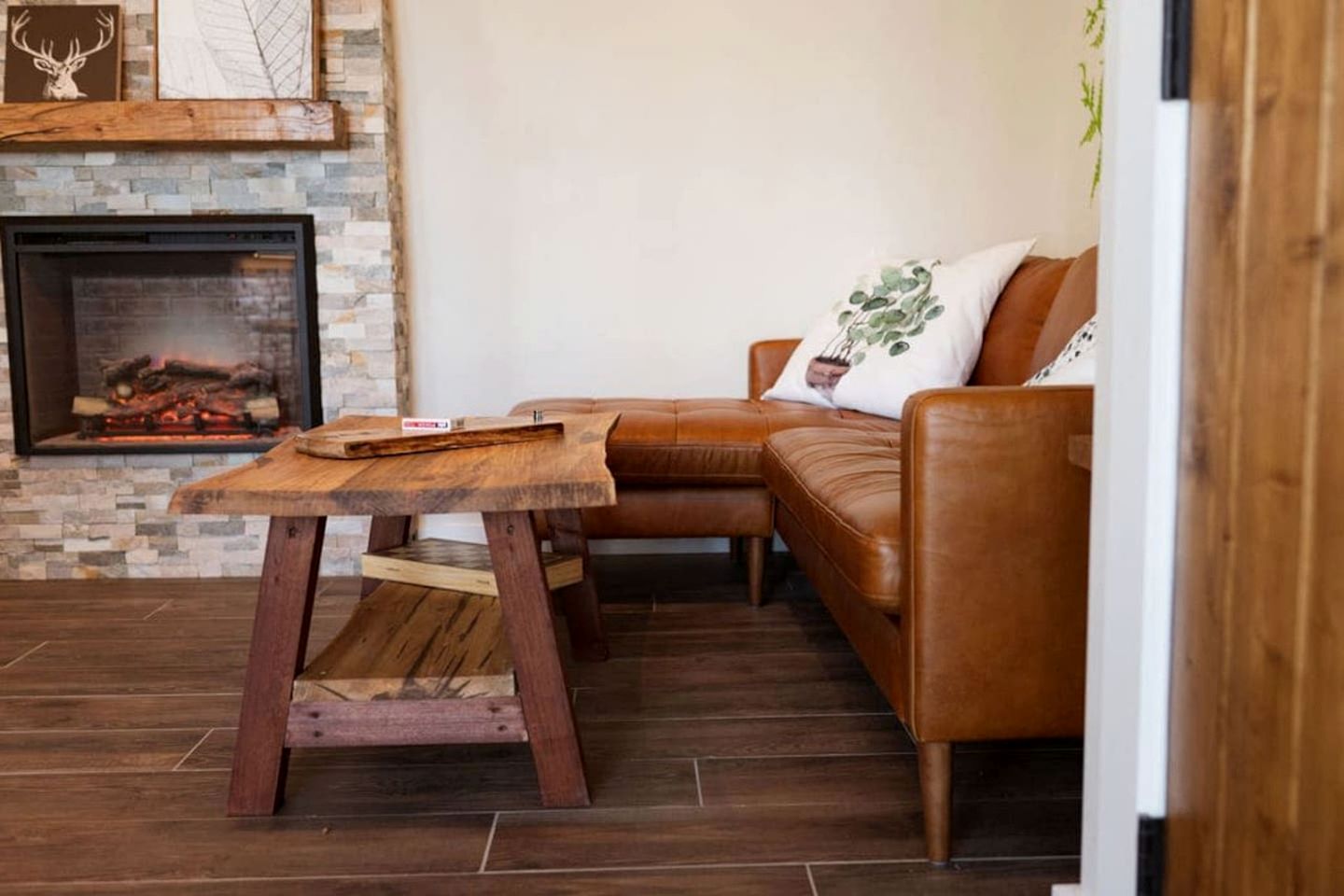 Luxurious and Carbon Neutral Hobbit House with Private Hot Tub in Springvale, Maine, Perfect for a Relaxing Weekend Getaway