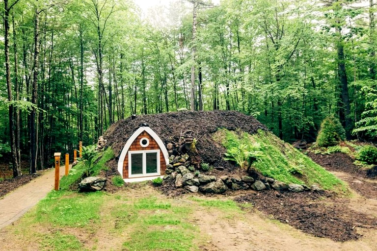 Luxurious and Carbon Neutral Hobbit House with Private Hot Tub in Springvale, Maine, Perfect for a Relaxing Weekend Getaway
