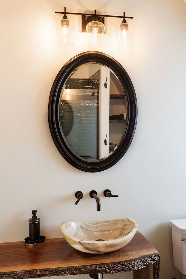 Luxurious and Carbon Neutral Hobbit House with Private Hot Tub in Springvale, Maine, Perfect for a Relaxing Weekend Getaway