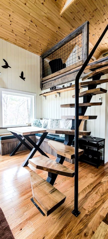 Luxurious Tree House with Hot Tub and Firepit, Perched over Littlefield Pond, Perfect for a Relaxing Weekend Getaway near Portland, Maine