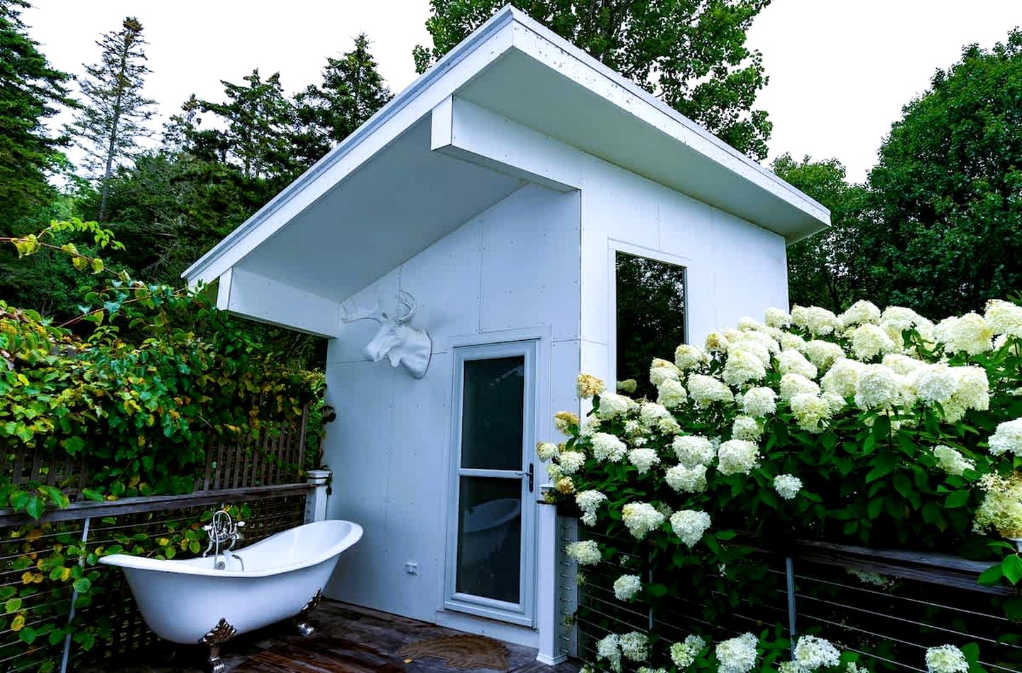 Romantic Luxury Yurt with Private Beach & Steam Shower near Friendship, Maine