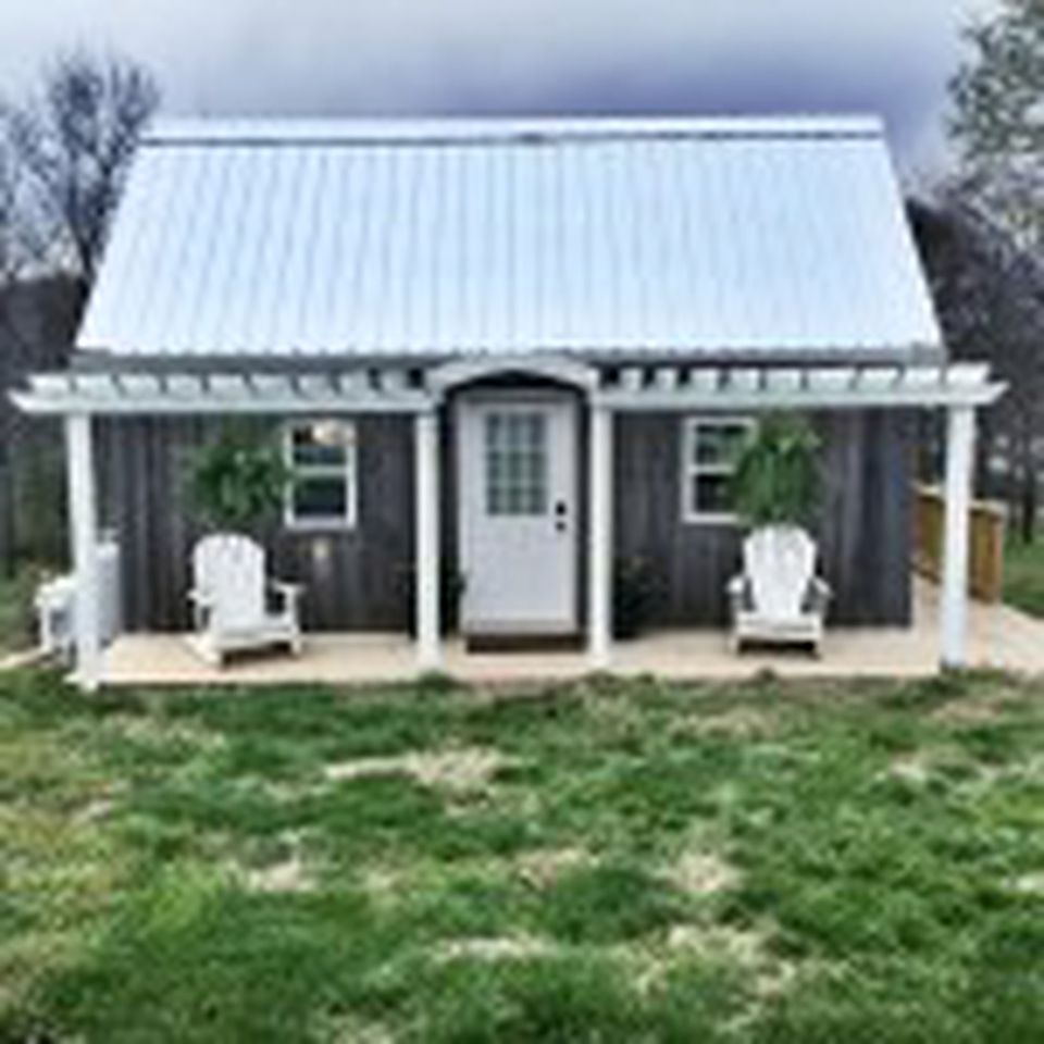 Historic Cottage Rental with Incredible Views near Clarksville, Tennessee