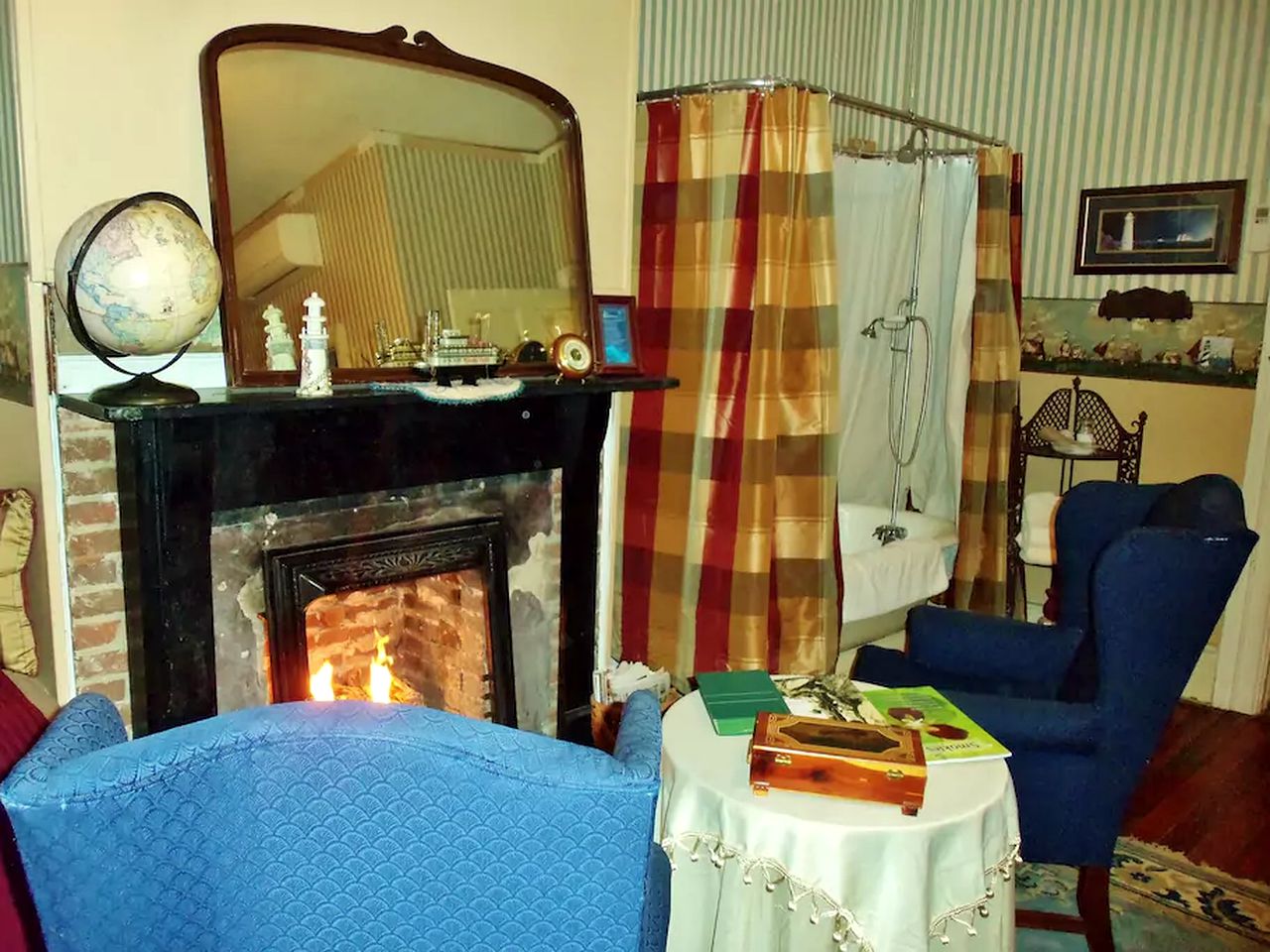 Nautical Suite Getaway with a Fireplace near the Cumberland River in Tennessee