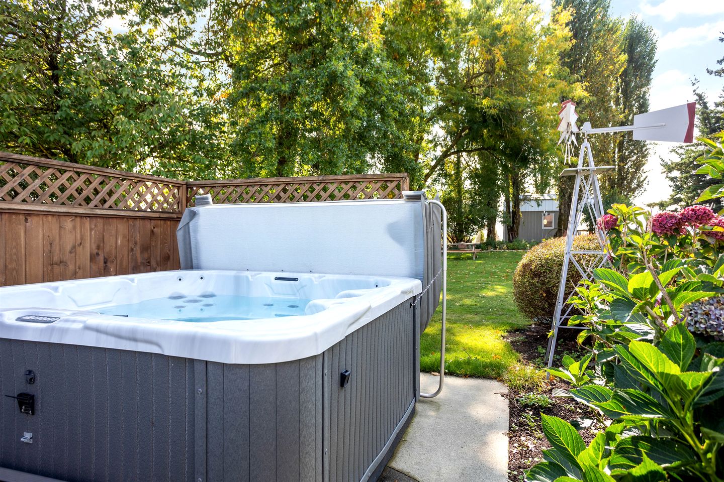 Tranquil Lynden Accommodation Ideal for Glamping near Bellingham, Washington