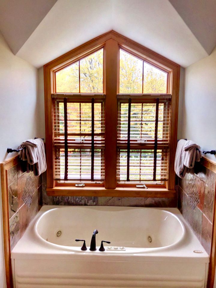 Mountain Cabin Rental for Glamping near Mount Washington