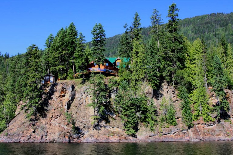 Mabel Lake Lodge, Log Cabins, Lumby, Canada Glamping Hub