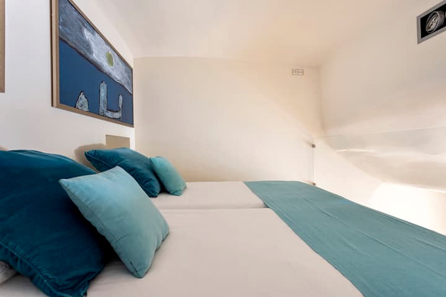 Modern Eco-Friendly Cave Stay with Stargazing & Organic Gardens near La Laguna, Canary Islands