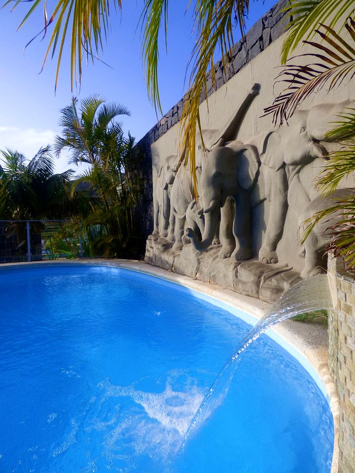 Modern Eco-Friendly Cave Stay with Stargazing & Organic Gardens near La Laguna, Canary Islands
