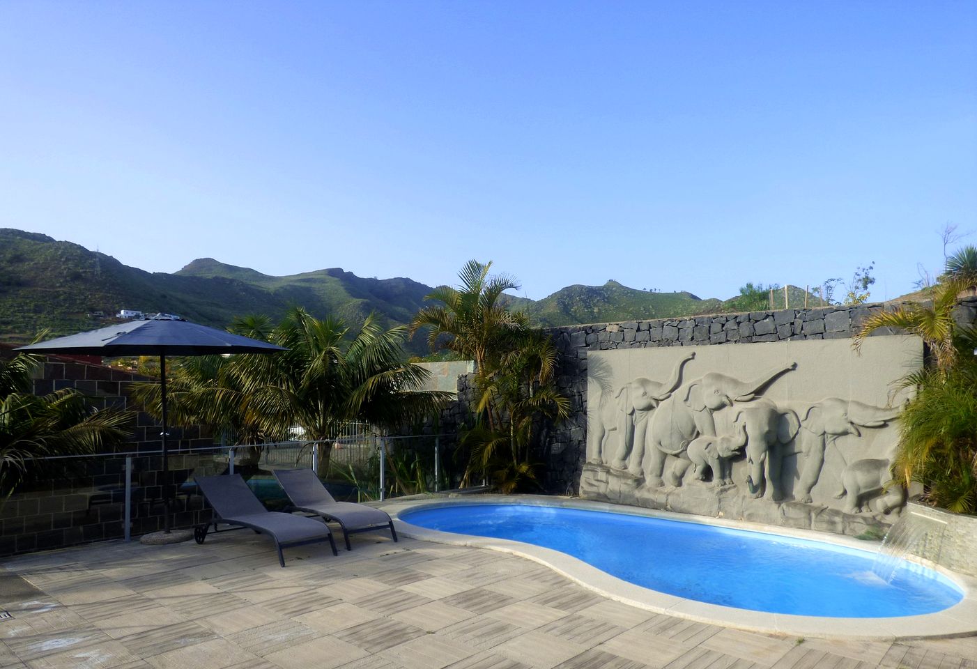 Modern Eco-Friendly Cave Stay with Stargazing & Organic Gardens near La Laguna, Canary Islands