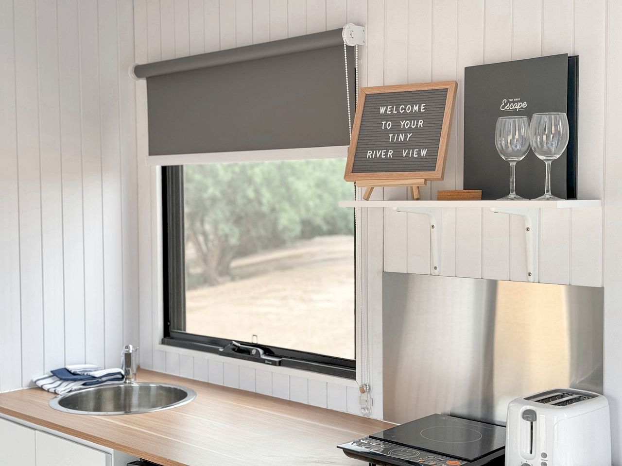 Luxurious Tiny House with Incredible River Views and Perfect for Outdoor Activities in New South Wales, Australia