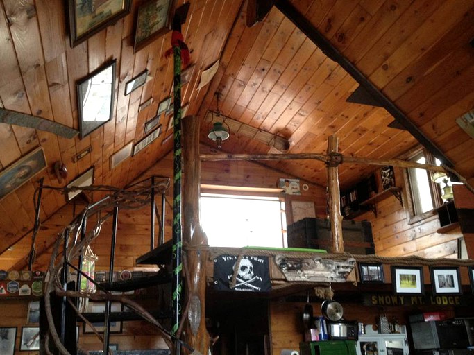 Log Cabins (Canajoharie, New York, United States)