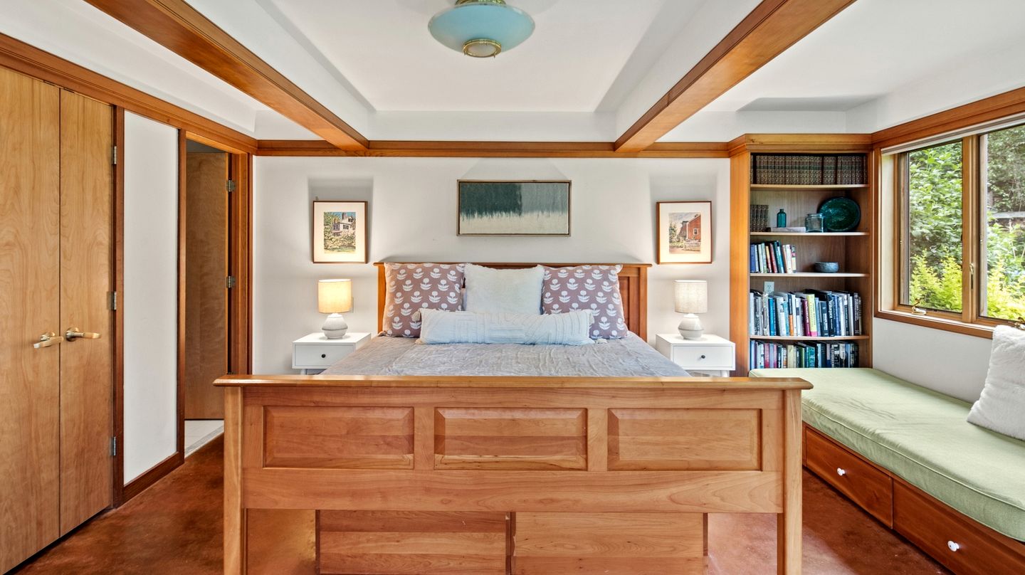Awesome Impressive Rental with Jacuzzi and Countryside Views in Vermont