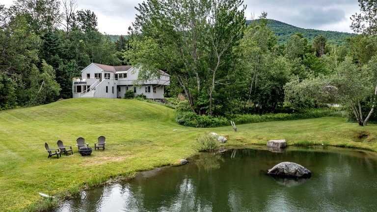 Awesome Impressive Rental with Jacuzzi and Countryside Views in Vermont